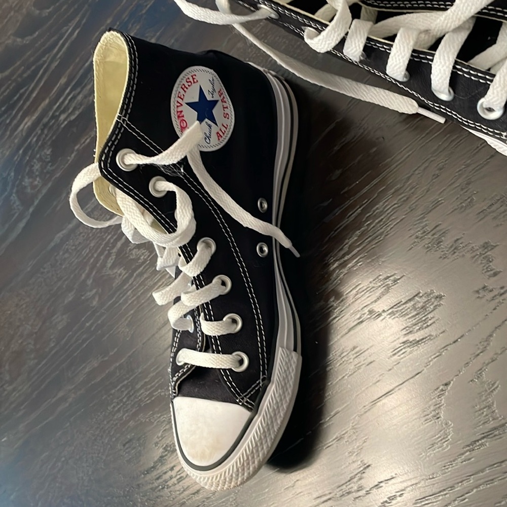 Like new Chuck Taylor Converse